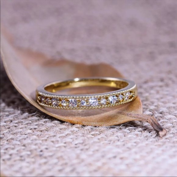18k Gold Dainty Diamond Ring Band - Picture 5 of 7